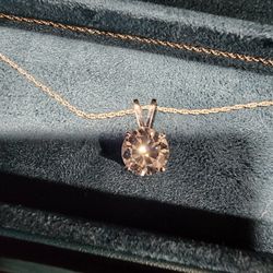 Amazing 2.73 carat round, 14k Gold Pendant and 18" Chain- IGI Certification Papers
