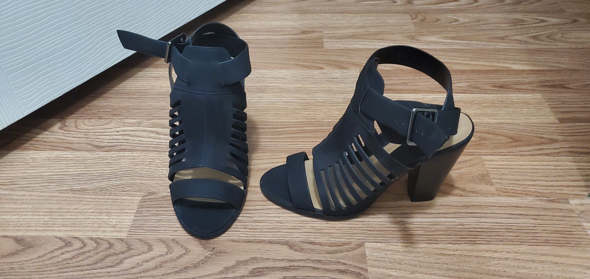 Black chunky heels size 7