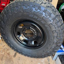 Toyo Tire 285/85r17