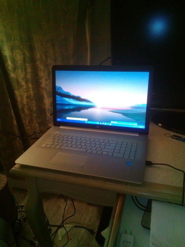 Hp Laptop  17.3 Inches Screen 