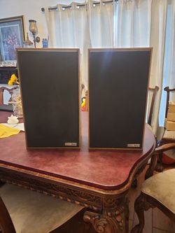 Reference KLH Speaker Set