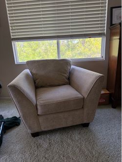 2 accent chairs