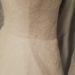 Beautiful STRAPLESS Wedding GOWN no Rips. No Tears No Stains!@!
