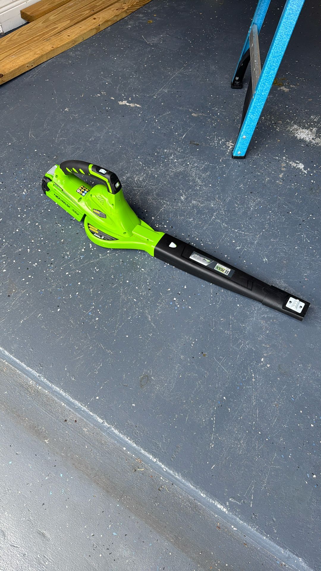 Leaf Blower