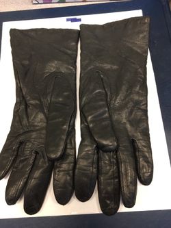 Lady’s gloves