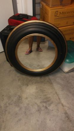 Round Mirror