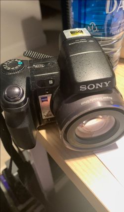 Sony DSC-H7 15x 1080P digital camera