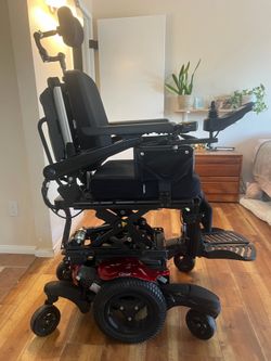Quickie Q700 M Power Wheelchair