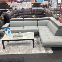 Special Offer🎉Gorgeous Two Tone Grey Sectional Available In Black,White,&Red🛑