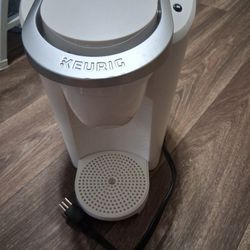 Keurig. K-compact Single Serve K-Cup Pod Coffee Maker
