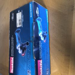 Makita 4 1/2 Cut / Off Angle Grinder New Grinder Battery Pack 
