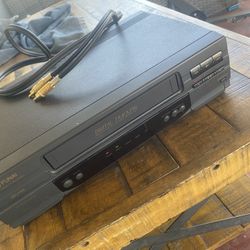 📼 FUNAI Symphonic Video Cassette Recorder/player F2820L with  premium gold-plated RCA composite cable