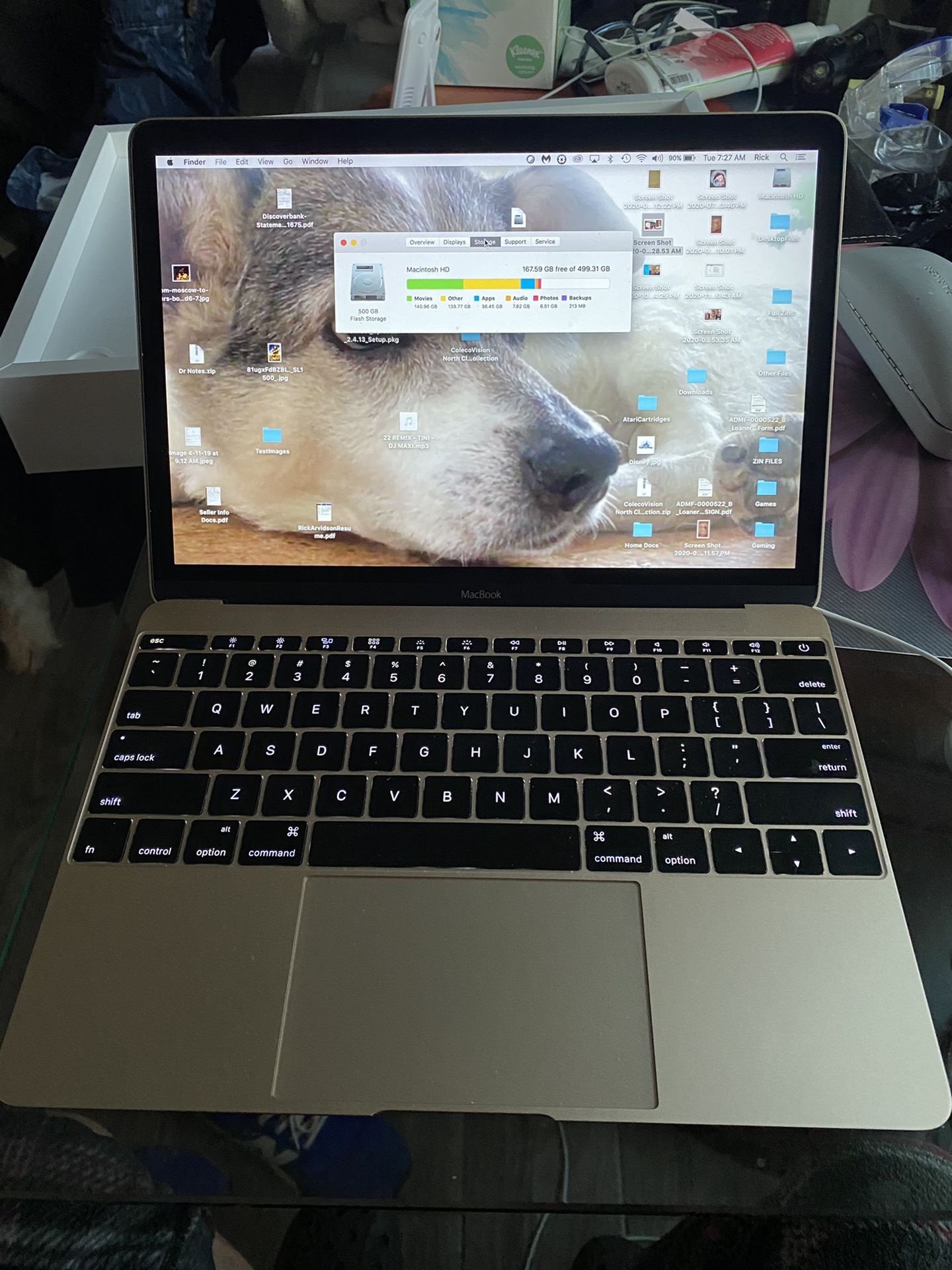 2016 MacBook Retina Gold 512gb SSD 8gig Ram 1.3 M7 With Gold Beats Wireless Headphones
