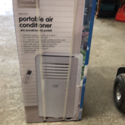 8000 BTU portable air condition brand new in the box