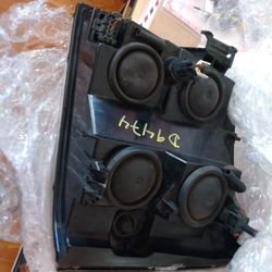 2006 Cadillac Escalade Headlights 