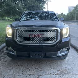 GMC Yukon Denali 