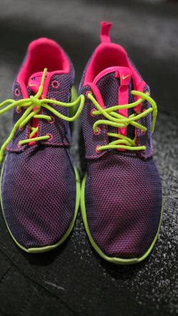 Woman's Nike Shoes