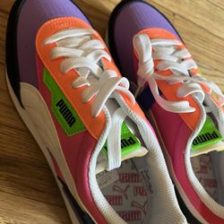 Puma girl shoes size 6