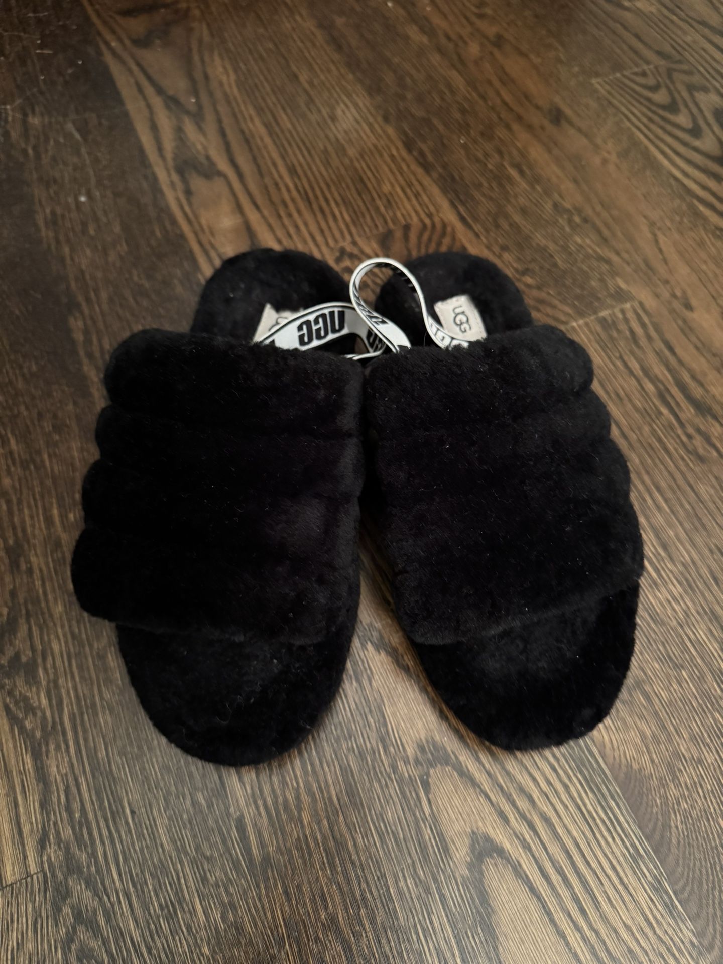 Like New Women’s UGG Shoes, Size 8