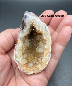 Oco Agate Crystal Geode from Brazil 75g