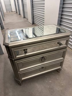 Mirrored 3-Drawer Nightstand