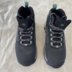 Columbia Women’s Traverse Hike Wayerproof Shoe Size 8