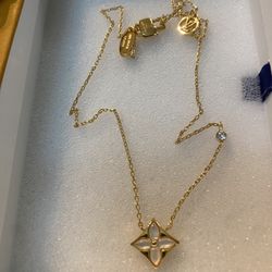 Bracelet with box and bag 