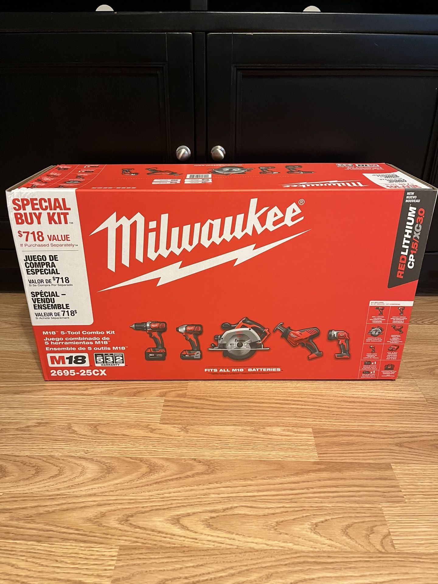 $375🔥🔥BRAND NEW MILWAUKEE M18 POWER TOOL SET.  9 PIECE.  5 POWER TOOLS.  2 BATTERIES.  CHARGER.  LARGE TOOL BAG.   $718 VALUE!!  SALE $375 🔥🔥🎄🎄