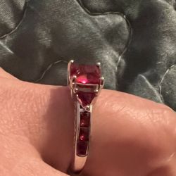 Red Stone Ring Sz 6