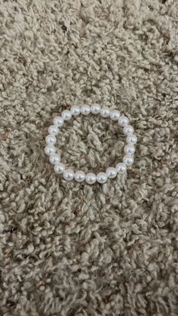 Pearl bracelet