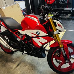 2023 BMW G310R Motorcycle - New 33 Miles On It