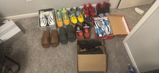 A bunch of Shoes
