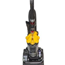 Dyson DC33 Vacuum Cleaner 