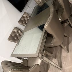 8 Piece Glass Presidential Table 