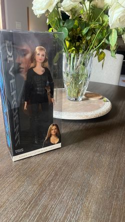 Barbie Divergent “Tris” Doll