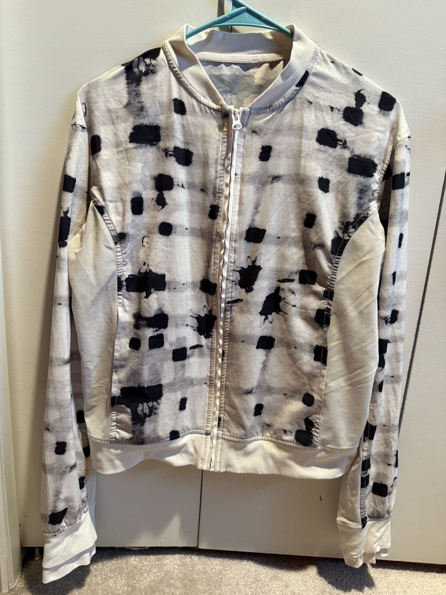 Lululemon Noir Jacket II Ghost Weave Size 8