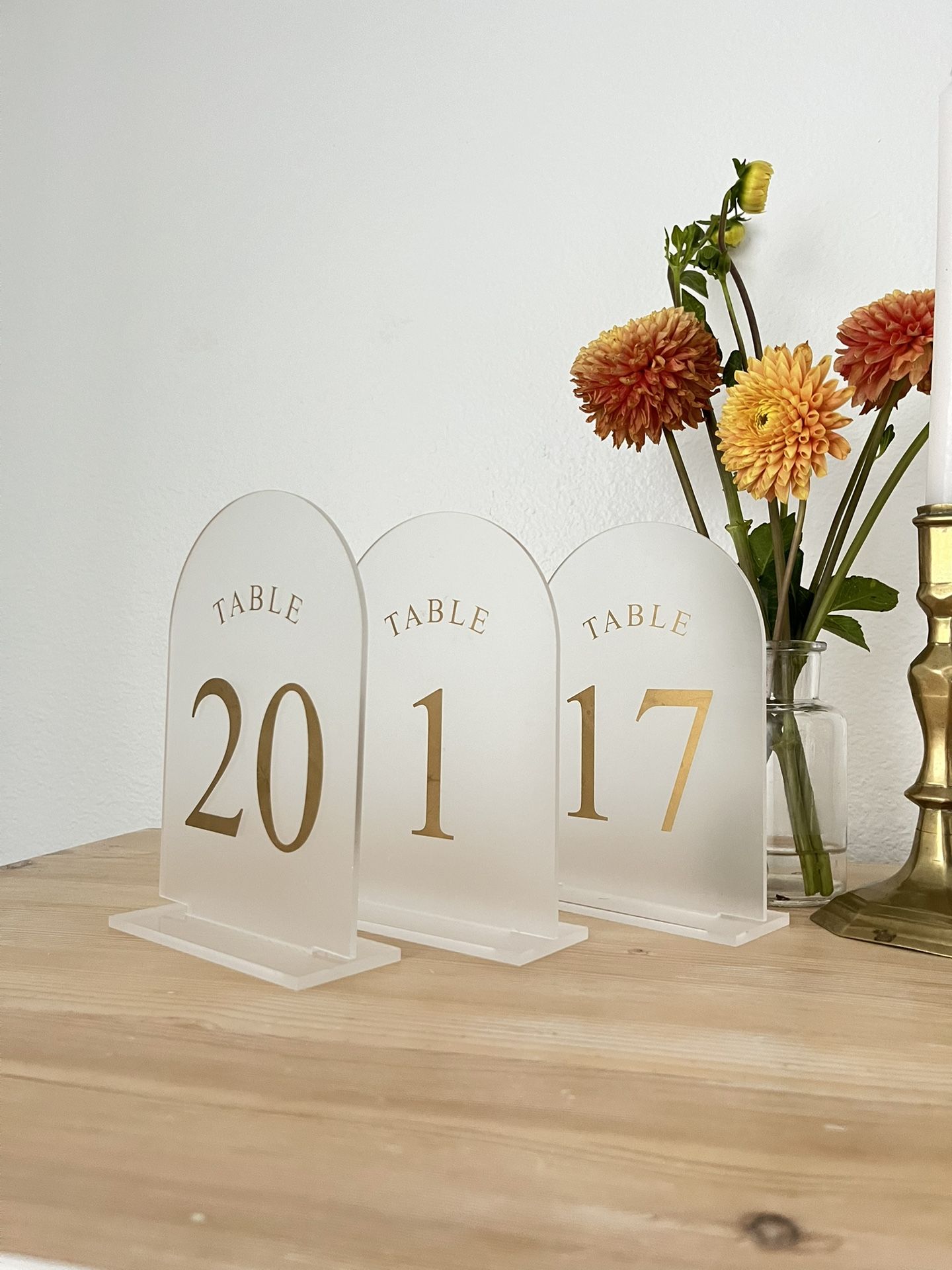 1-19 Wedding table Numbers Gold And Frosted Number Stands
