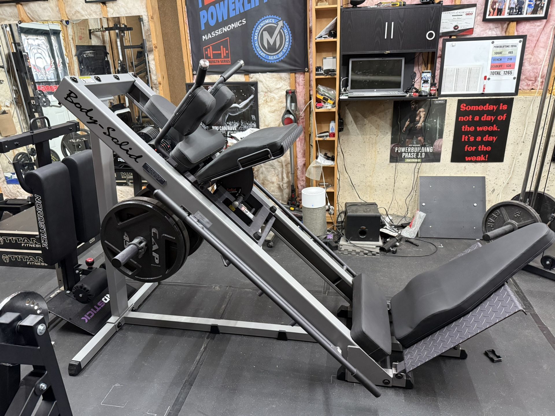 Body Solid Leg press/hack Squat (weights not included)
