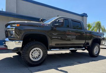 Kmc 557 Machine 18x9 8x180 +0 Offset With Toyo R/T Pro 38x13.50R18 Tires 🔥🔥🔥