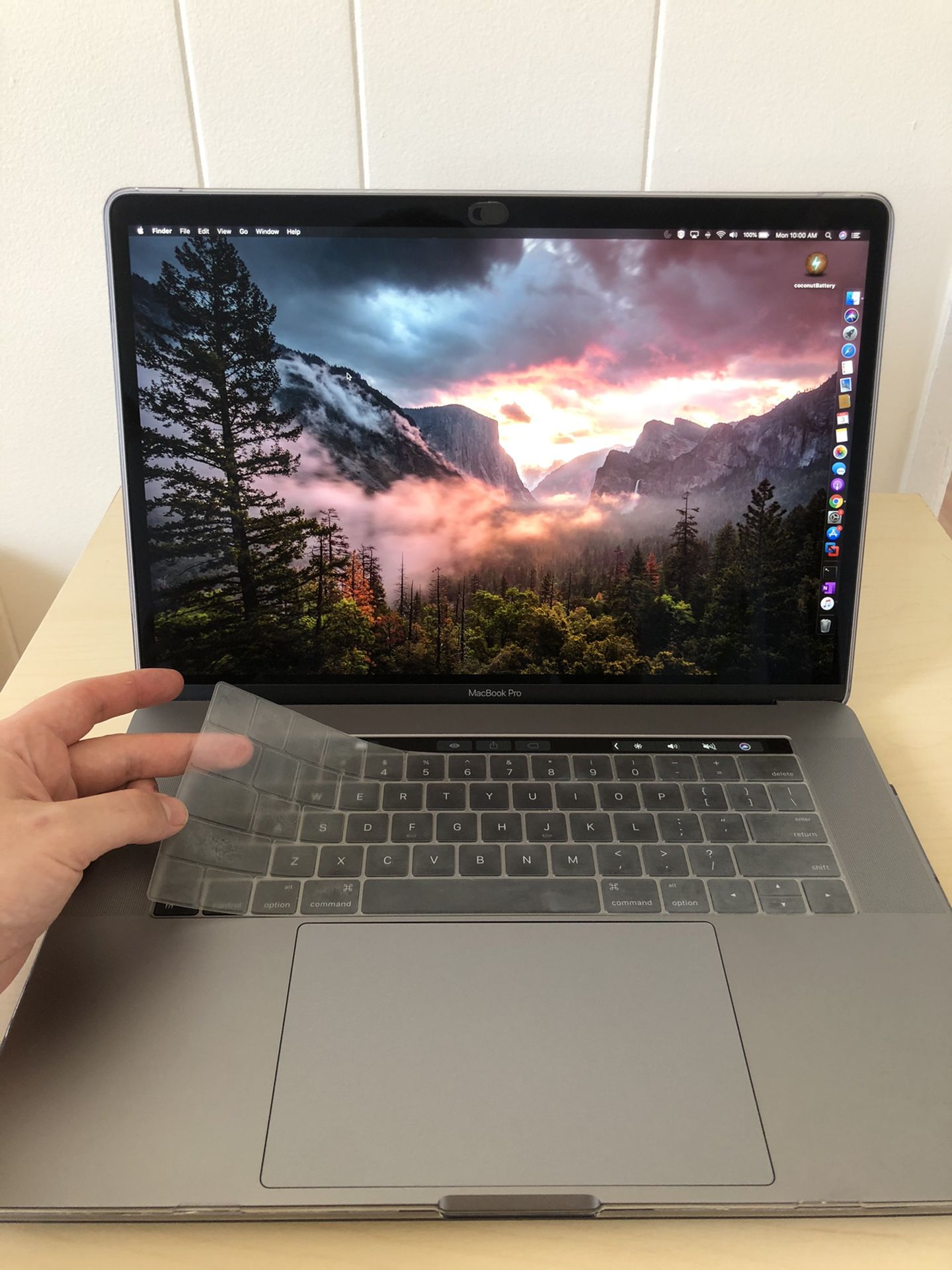 MacBook Pro 15” with touchbar 2.9 GHz i7