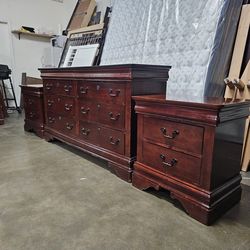 Dresser set