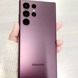 Samsung Galaxy S22 Ultra 5g 128gb   UNLOCKED . NO CREDIT CHECK $1 DOWN PAYMENT OPTION  3 Months Warranty * 30 Days Return *