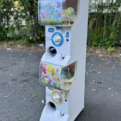 REAL SIZE 2-Layer Japanese Gachapon Capsule Toy Vending Machine 133 cm