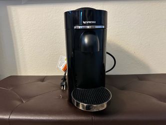 ☕ Nespresso VertuoPlus Coffee Machine – Black – Excellent Condition