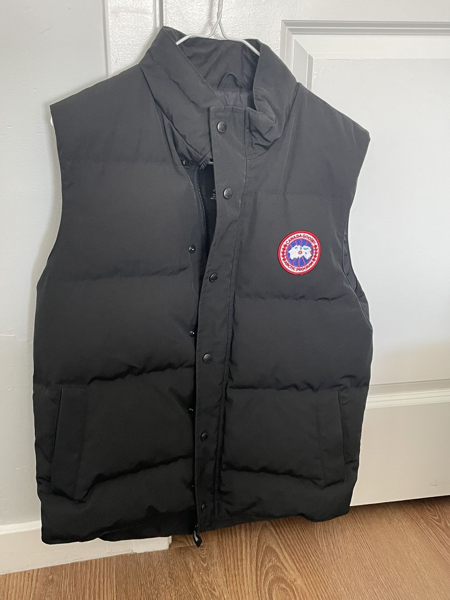 Canada Goose Black Puffer Down Vest Men's Size M