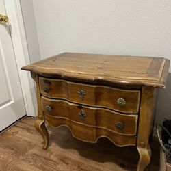 Wooden dresser 