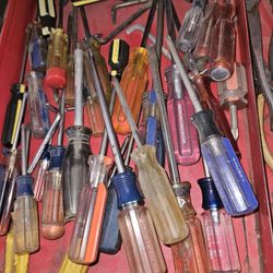 Philip Screw Drivers And Glat Head Screw Drivers