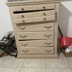 5-Piece Solid Wood Bedroom Set – Dresser w/ Mirror, Chest, 2 Nightstands & Headboard