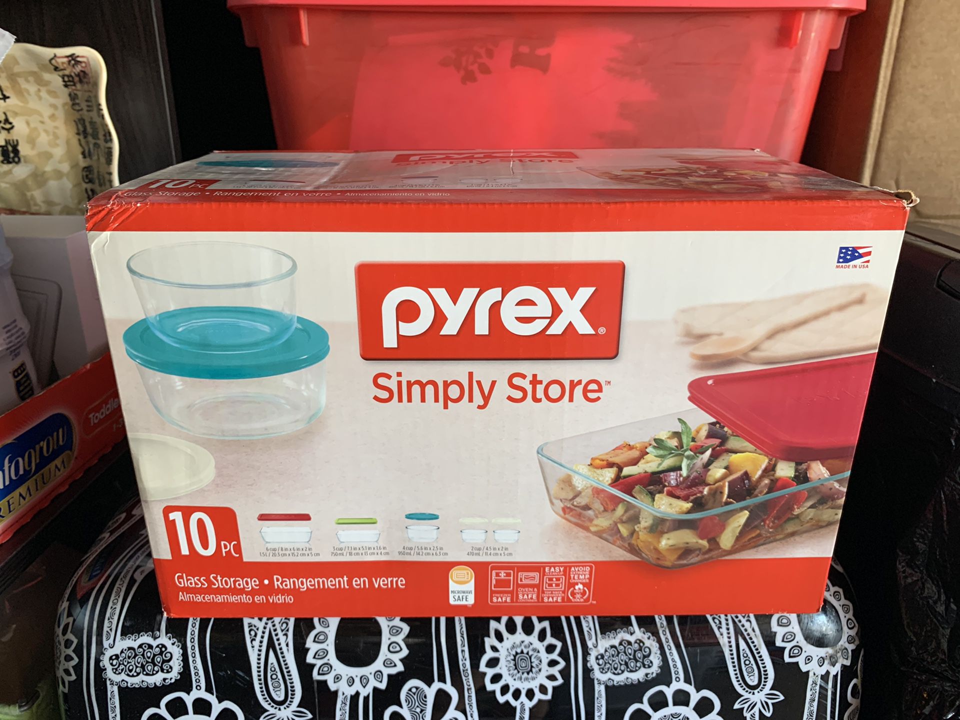 Pyrex container
