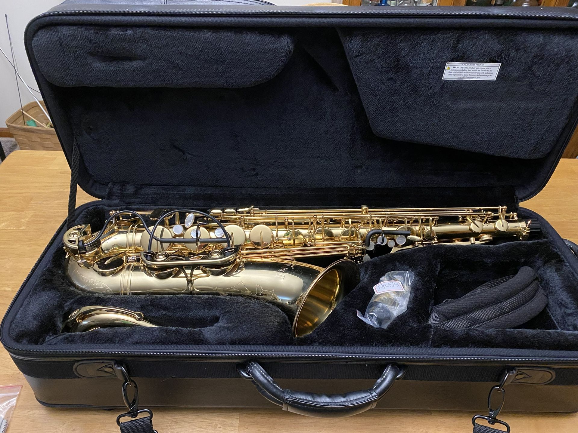 Selmer STS280 La Voix II Tenor Saxophone and Accessories